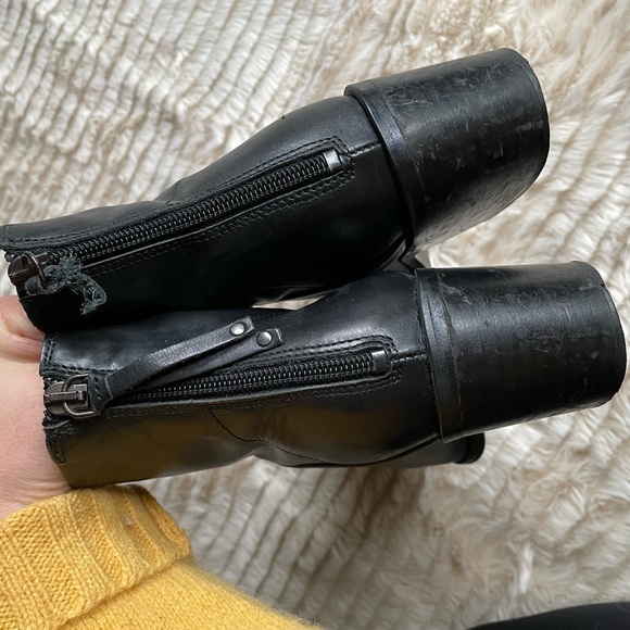 TopShop Leather Booties Size 7.5 Stacked Heel 90s Pointed Toe - Picture 5 of 5